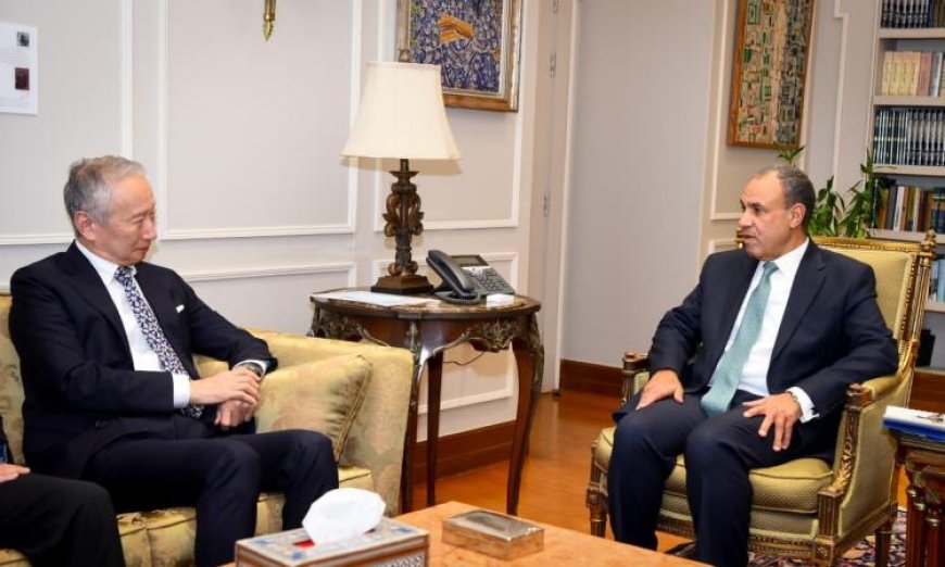 وزير الخارجية يناقش مع المبعوث الياباني سبل إعادة بناء غزة وتقديم المساعدات الإنسانية