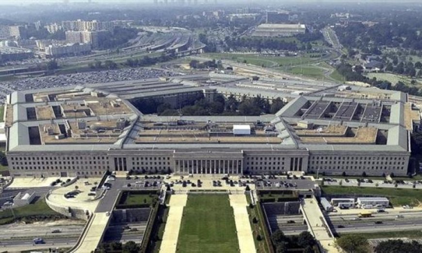 البنتاجون يعلن عن استقالة وزير البحرية من منصبه