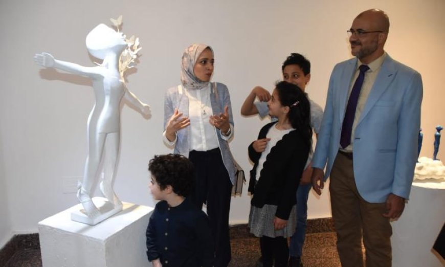 مدارات خفية تضيء مركز كرمة بن هانئ الثقافي بمعرض فني جديد