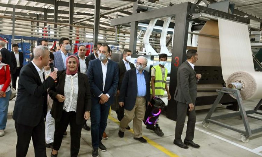 مدبولي يؤكد دعم الدولة للتوسع في الصناعات النسيجية وتعزيز القيمة المضافة
