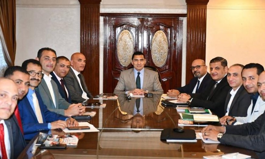 وزير الشباب يناقش خطة العمل والرؤية المستقبلية مع مجلس إدارة اتحاد التجديف