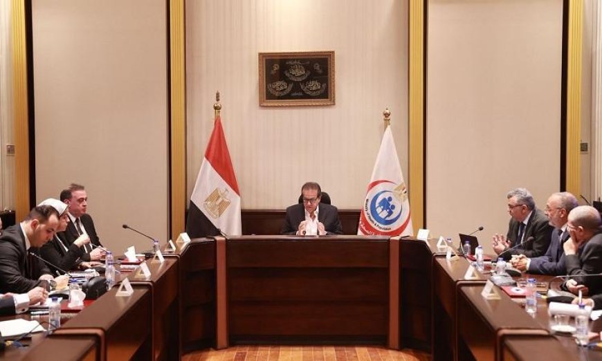 وزير الصحة يراجع سير العمل في مستشفى النيل للأطفال بمدينة النيل الطبية
