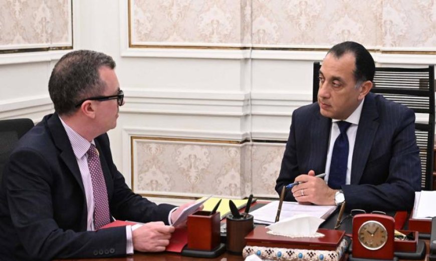 رئيس الوزراء يناقش مع وزير التخطيط نتائج الاجتماع مع صندوق النقد الدولي