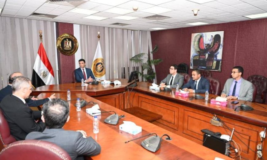 وزير الصناعة يلتقي وفد مجموعة صافولا لبحث استثماراتها ومشاريعها الغذائية في مصر