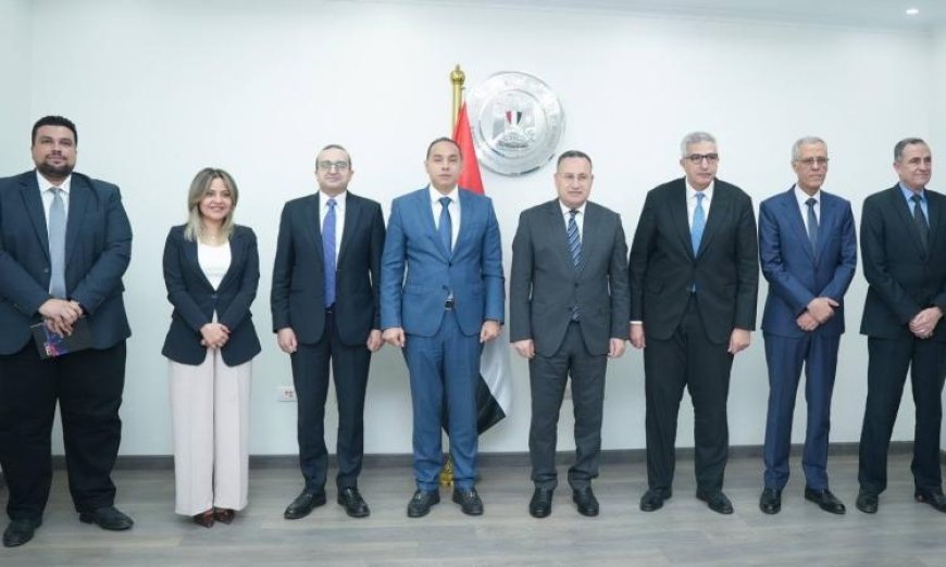 وزير التعليم يتعاون مع رئيس الرقابة المالية لتعزيز الثقافة المالية لدى الطلاب