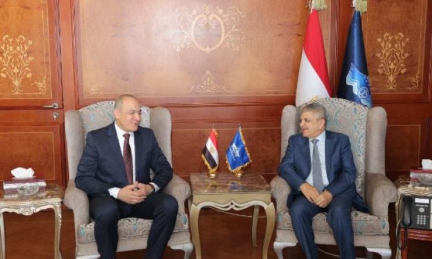 تعاون مشترك بين هيئة قناة السويس وتعليم الكبار لتنظيم برامج محو الأمية