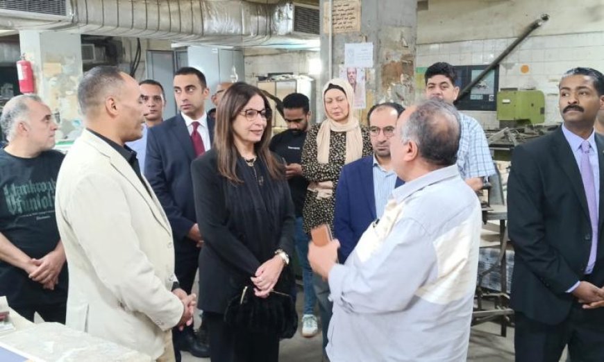 وزيرة الثقافة تفاجئ الهيئة المصرية العامة للكتاب بزيارة مفاجئة