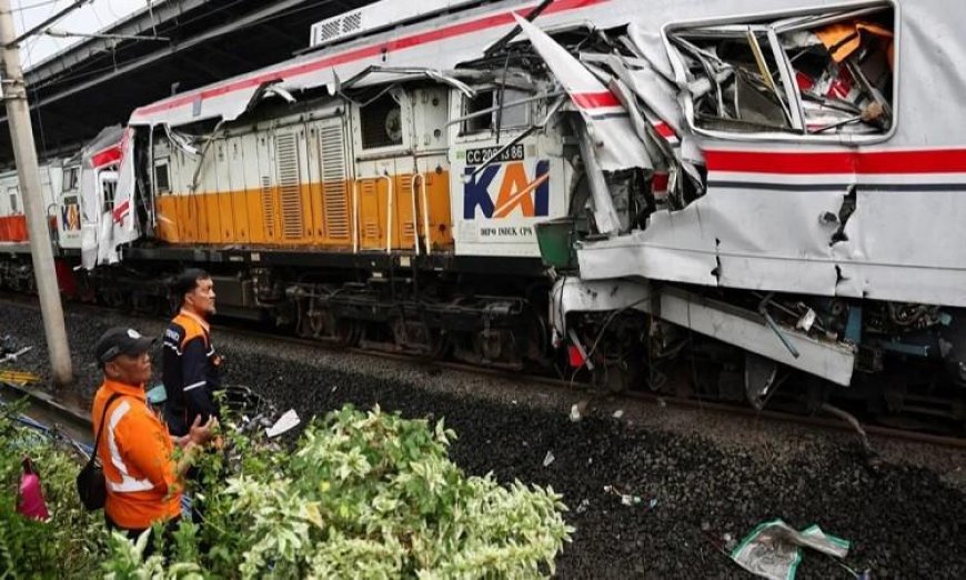 مصرع 98 شخصا وإصابة آخرين في حادث تصادم قطارين مروع في إندونيسيا