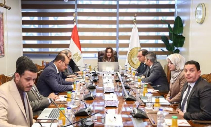 وزيرة التنمية المحلية تستعرض خطة عمل الوزارة الطموحة للعام المالي 2026/2027