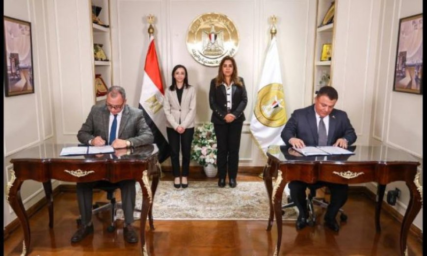 توقيع عقود تشغيل وصيانة وتطوير 3 مجازر في البحيرة بحضور عوض ومحافظ المحافظة