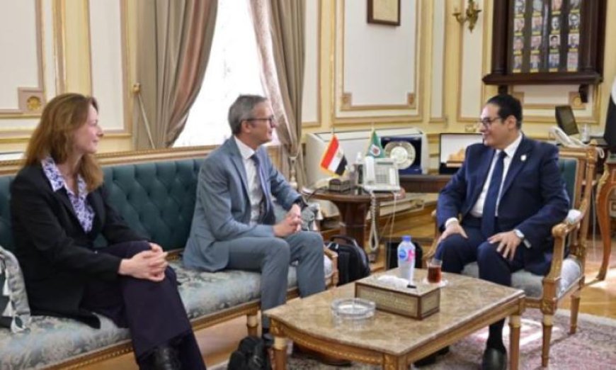 رئيس جامعة القاهرة يستقبل رئيس جامعة ليدن الهولندية لتعزيز أوجه التعاون الأكاديمي المشترك