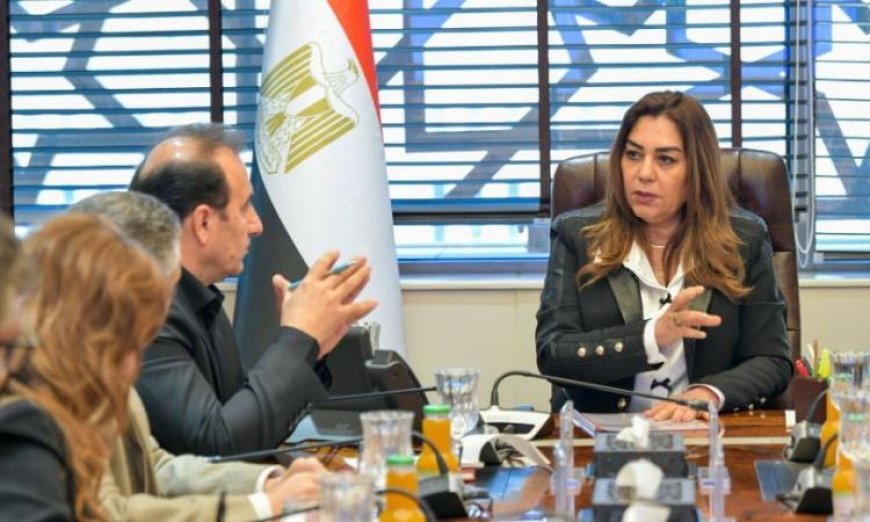 عوض تلتقي بممثلي برنامج الأمم المتحدة الإنمائي وفريق مشروع جرين شرم لتعزيز التعاون والتنمية