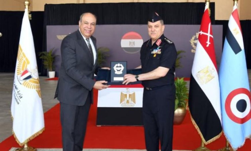 القوات الجوية ترفع كفاءة طائرتين وتسلمهما للأكاديمية المصرية لعلوم الطيران