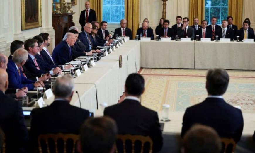 ترامب يناقش مع كبار مسؤولي النفط تأثير أزمة إيران على أسواق الطاقة العالمية