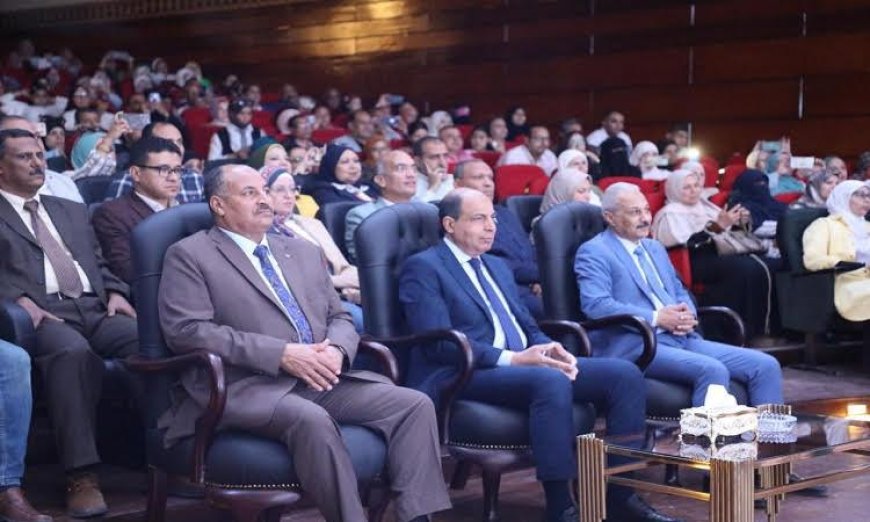 محافظ المنيا يكرم الطلاب والمعلمين الأوائل على مستوى الجمهورية