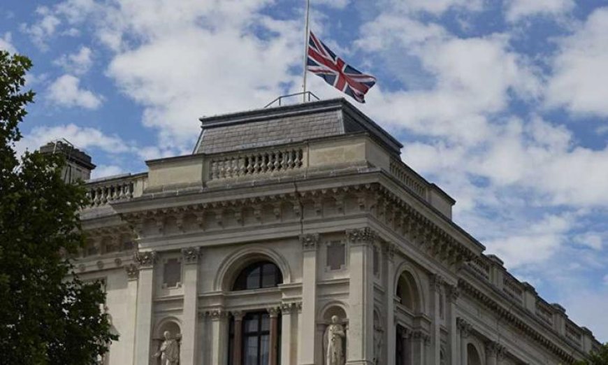 الخارجية البريطانية تستدعي السفير الروسي احتجاجا على طرد دبلوماسي بريطاني