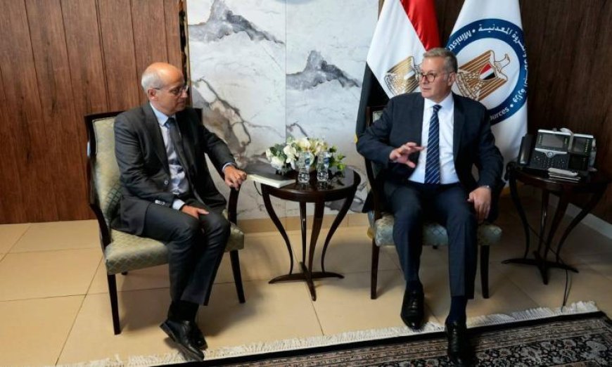 وزير البترول يناقش مع توتال إنرجيز خطط التوسع في استكشاف الغاز بمصر