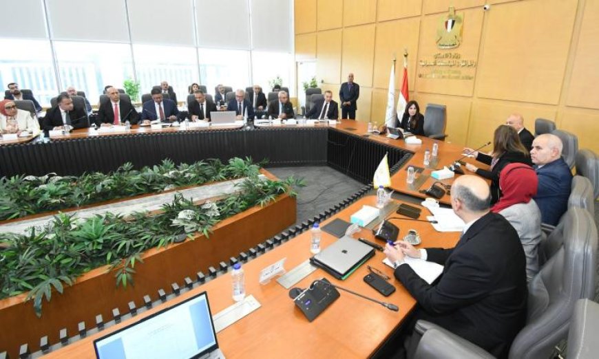 وزيرة الإسكان تواصل متابعة تنفيذ المشاريع في المدن الجديدة لتحسين البنية التحتية