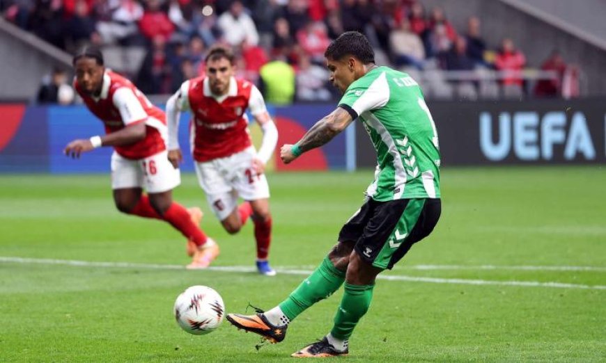 براجا يواجه فرايبورغ في مباراة الذهاب لنصف نهائي الدوري الأوروبي