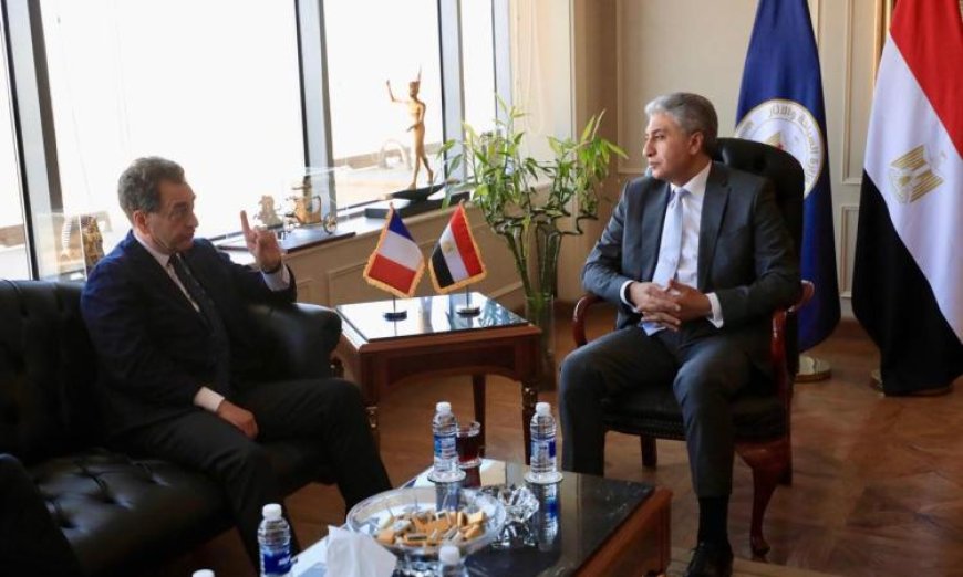 وزير السياحة يناقش مع سفير فرنسا في القاهرة سبل تعزيز التعاون السياحي