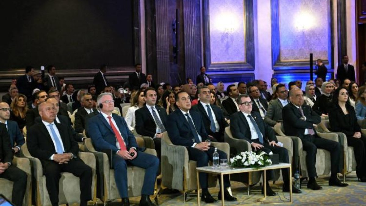 مدبولي يشهد اختتام المرحلة الأولى من البرنامج القُطري بين مصر ومنظمة التعاون