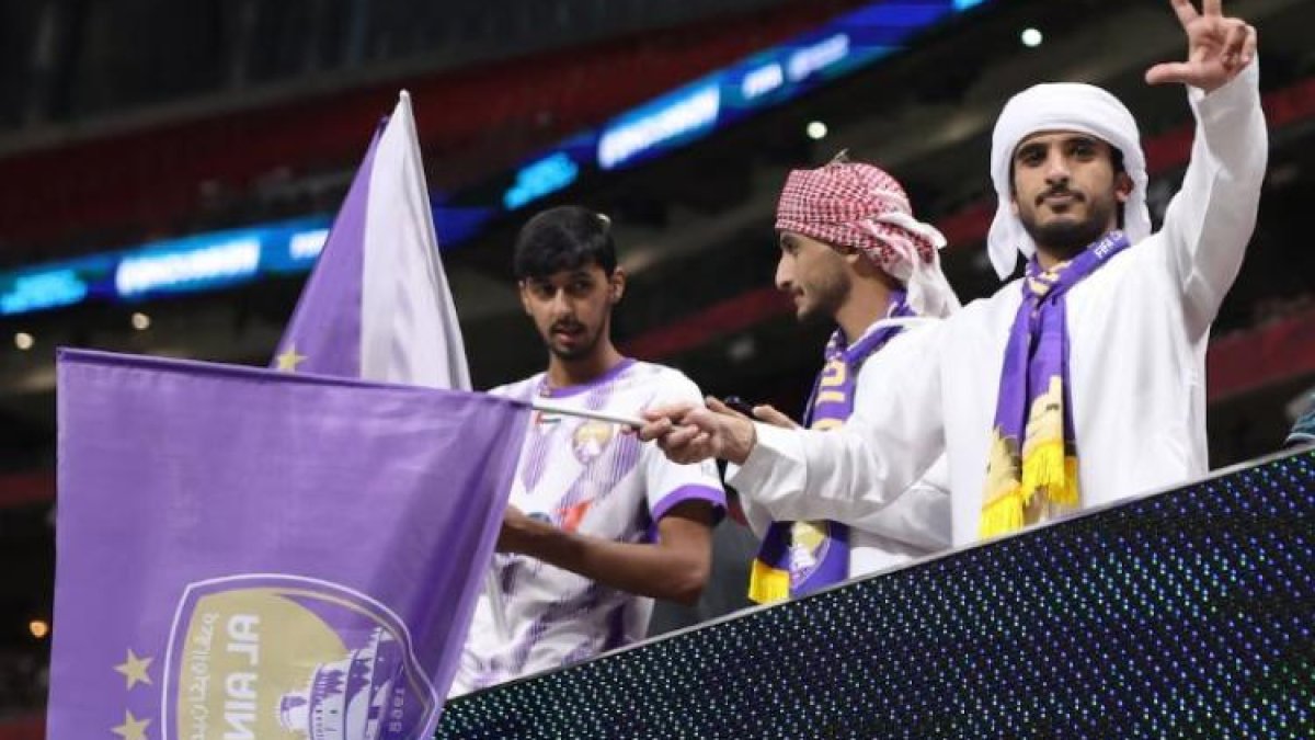 العين يحصد لقب الدوري الإماراتي بفوز ساحق 5-صفر أمام الشارقة