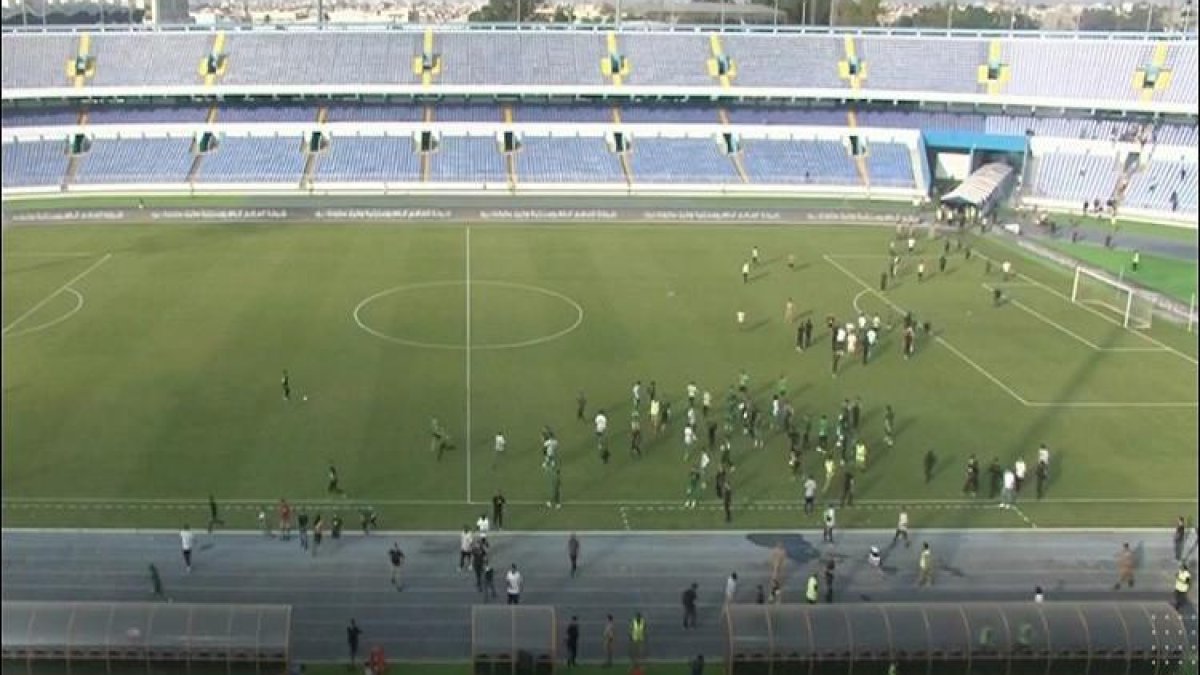 شغب جماهير كرة القدم في ليبيا يؤدي لإشعال النار في مبنى حكومي