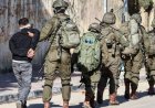 أسرى محررون يصلون إلى مستشفى شهداء الأقصى في غزة بعد إعادتهم من الأسر
