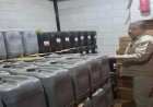 مصادرة 3500 لتر من الزيوت غير المعروفة و450 كجم من السكر التمويني في الغربية