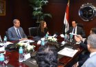 رئيس هيئة الاستثمار يستعرض خطة لتعزيز تطوير الموارد البشرية وتحسين كفاءة العاملين