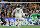 برشلونة يهيمن على الشوط الأول ضد ريال مدريد بثنائية ويقترب من اللقب