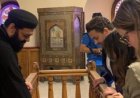 استقبال استثنائي لرحلات الحج السياحي البري الأولى في مكة بالورود والهدايا ومياه زمزم