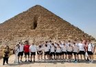 منتخب شباب المجر لكرة اليد يستكشف أهرامات الجيزة الرائعة