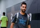حافلة الزمالك تصل استاد القاهرة لتستعد لمواجهة حاسمة ضد سيراميكا