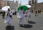 الصحة السعودية تنصح الحجاج بالوقاية من الإجهاد عبر استخدام المظلات وشرب المياه