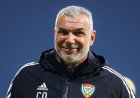 إقالة كوزمين من تدريب منتخب الإمارات وتوجيهات جديدة للجهاز الفني