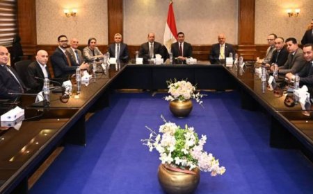 وزير الرياضة يلتقي رئيس اللجنة الأولمبية للاستعدادات النهائية لألعاب أولمبياد لوس أنجلوس 2028