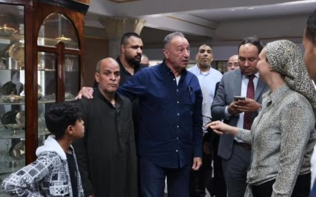 الخطيب يتفقد مشجع الأهلي ويستطلع حالته الصحية