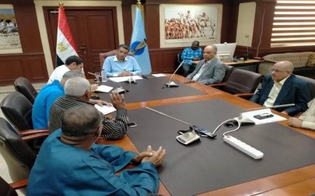 محافظ البحر الأحمر يتناول تأثيرات حظر الصيد ويعلن عن دراسة علمية لتحديد المدد الزمنية