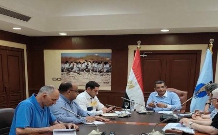محافظ البحر الأحمر يقود اجتماعًا حيويًا لإعادة تفعيل مشروع الإسكان الاجتماعي المتوقف