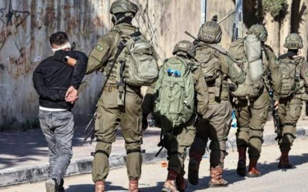 أسرى محررون يصلون إلى مستشفى شهداء الأقصى في غزة بعد إعادتهم من الأسر