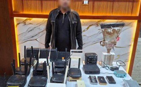 القبض على شخص ينشئ ويدير شبكتين غير مرخصتين لبث التلفزيون والإنترنت