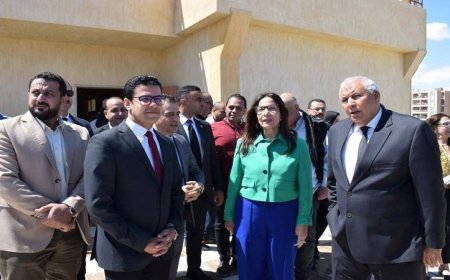 زيارة وزيرة الثقافة ومحافظ مطروح لقصر ثقافة مطروح وتفقد الفعاليات الثقافية المميزة