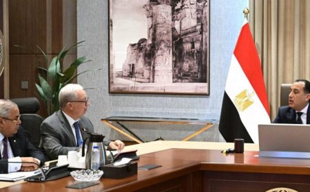 رئيس الوزراء يناقش آخر تطورات القيد المؤقت لشركات الحكومة في البورصة