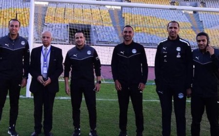 طاقم حكام مباراة الزمالك وسموحة يصل رغم حادث حكم الفار