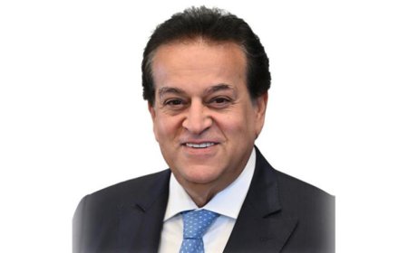 وزير الصحة يعلن عن تقديم الولادة الطبيعية الأولى مجاناً في المستشفيات التابعة للقطاع العلاجي في الجمهورية