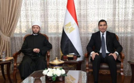وزير الشباب والرياضة يعقد اجتماعاً مع وزير الأوقاف للبحث في فرص التعاون المشترك