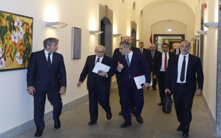 رئيس الوزراء اللبناني يقود وفدا وزاريا إلى سوريا لتعزيز وقف إطلاق النار من خلال اتصالات مكثفة