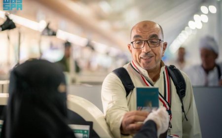 مطار الأمير محمد بن عبد العزيز يرحب بوصول أولى رحلات الحجاج المصريين