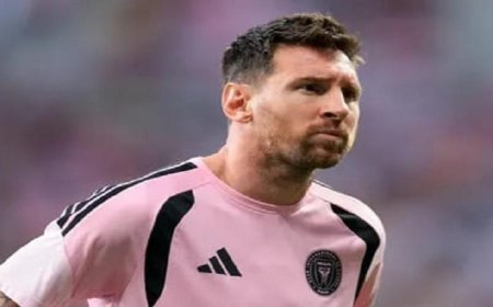 ميسي يشيد بلاعب يذكره ببداياته الكروية